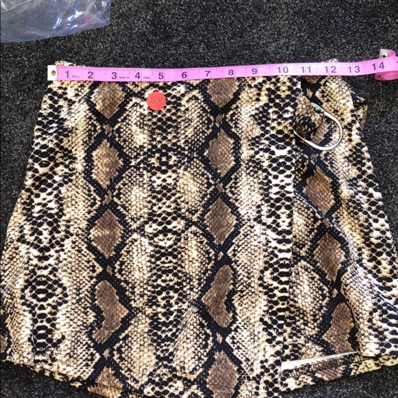 NWT! Snake print skort - Picture 8 of 9